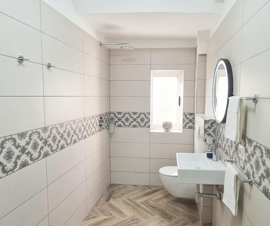 Apartmán 2V1 - Blloku Zy Tirana Exteriér fotografie